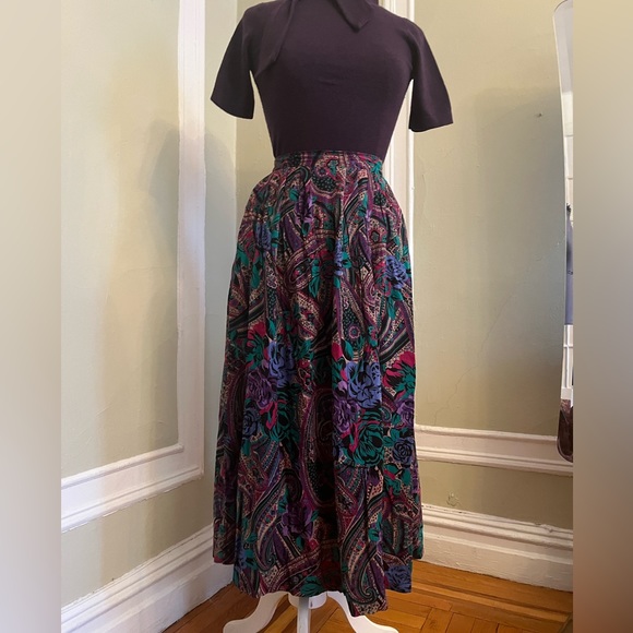 Vintage 90s Paisley and Roses Print Pleated Skirt by Saddle Club - Picture 2 of 11
